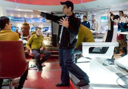 Ο Τζέι Τζέι Εϊμπραμς οργάνωσε προβολή του «Star Trek Into Darkness» για ετοιμοθάνατο φαν