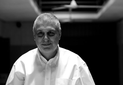 Ο Έρολ Μόρις μιλά με νέους αμερικάνους ψηφοφόρους