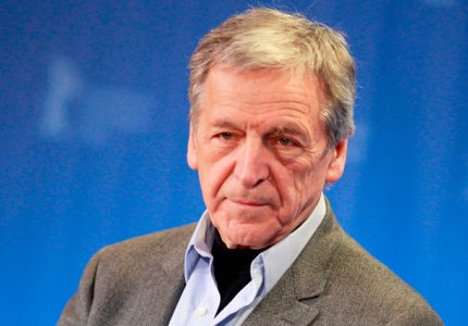 Ο Κώστας Γαβράς θέλει να κάνει ταινία για την Χρυσή Αυγή