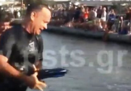 Ο Τομ Χανκς στον διάπλου Πάρου-Αντίπαρου