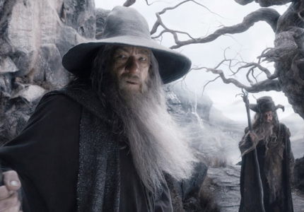 Για τρίτη συνεχόμενη εβδομάδα πρωτιά για το Hobbit 2 στις ΗΠΑ