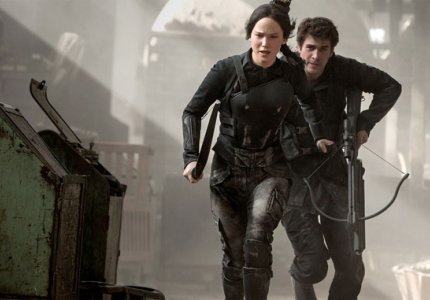 "Hunger Games" άνετη πρωτιά