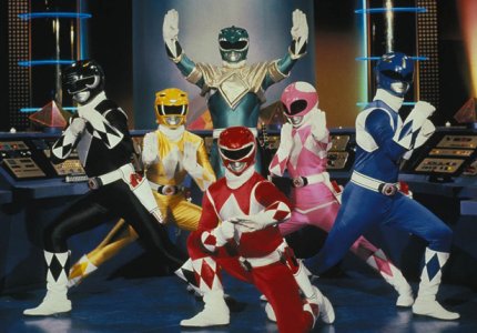 Tαινία για τους Power Rangers...