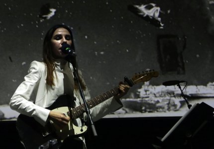 Οι πρόσφυγες και το νέο video clip της PJ Harvey